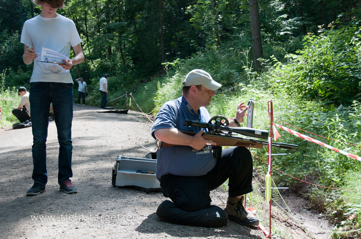 Category 4 Shooter on kneeling position